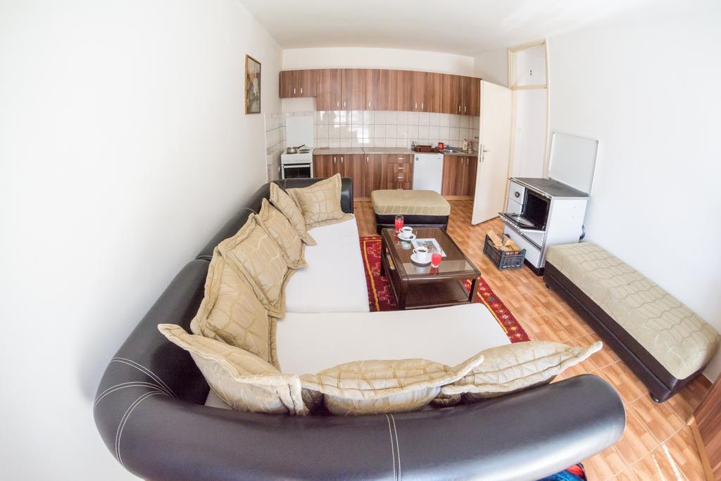 Apartment Vera Plužine Ngoại thất bức ảnh